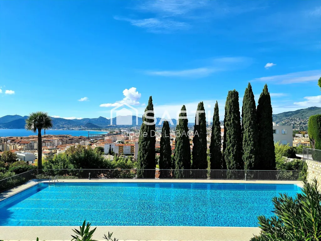 Bassein - 5-Piece Apartment with Sea View in Cannes