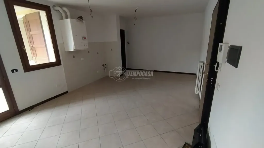 Elutuba - Semi-New Apartment with Balcony in Serramazzoni