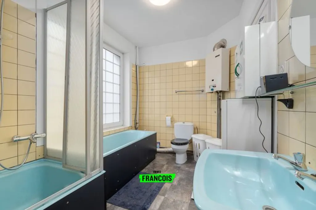 Salles de bain - Maison à Rénover avec Caractère à Gistel