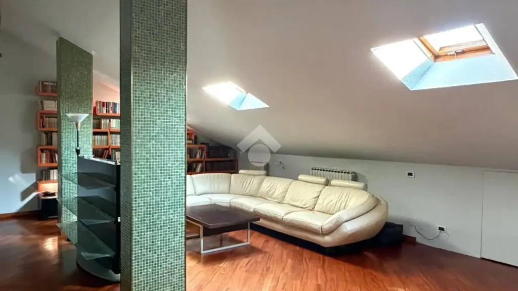 Pièces - Mansard Apartment with Balcony in Grugliasco