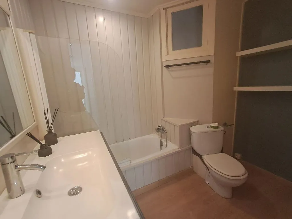 Vannitoad - Attic with Potential in Sant Gervasi - La Bonanova