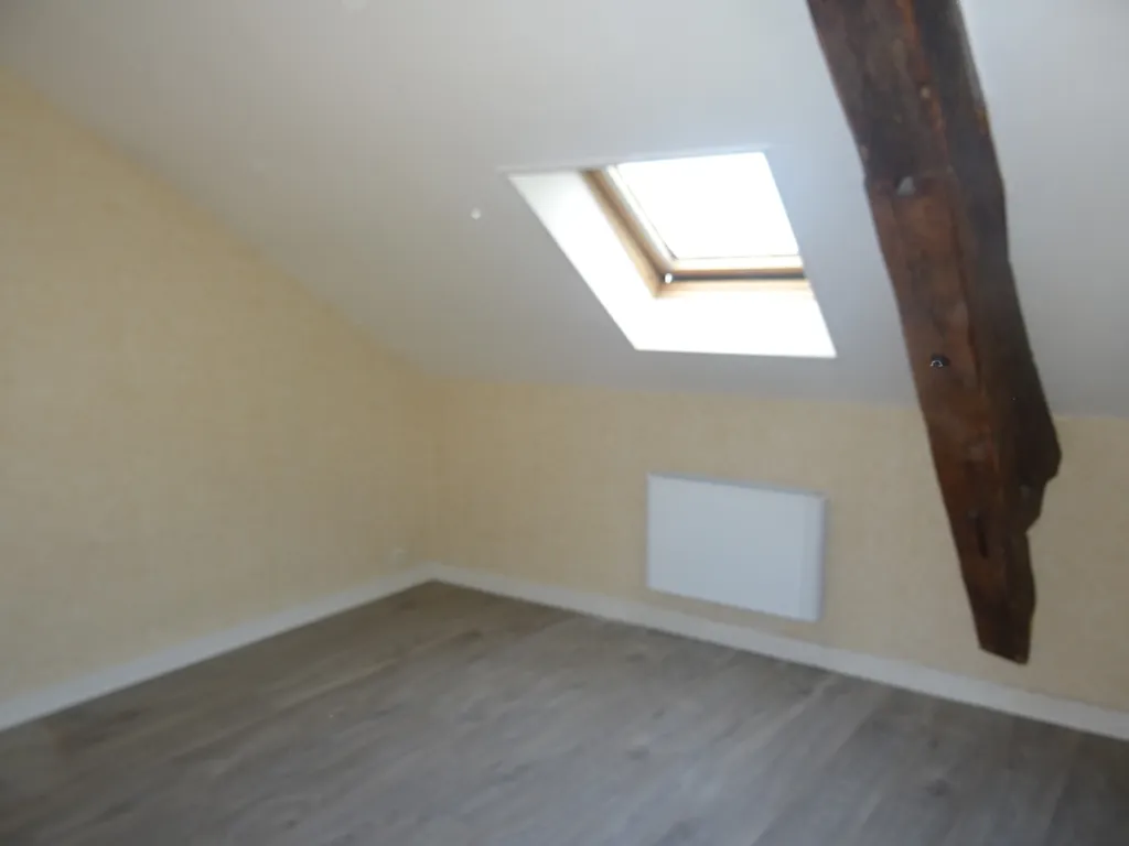 Pièces - Appartement 1 Pièce dans Immeuble Calme à Orléans