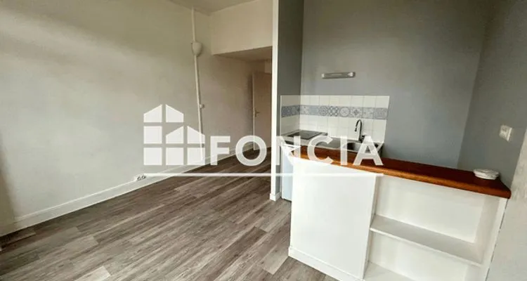 Köök - Spacious Studio with Security in Limoges