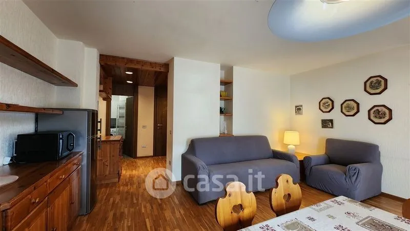 Elutuba - Central Bormio Apartment with Balcony