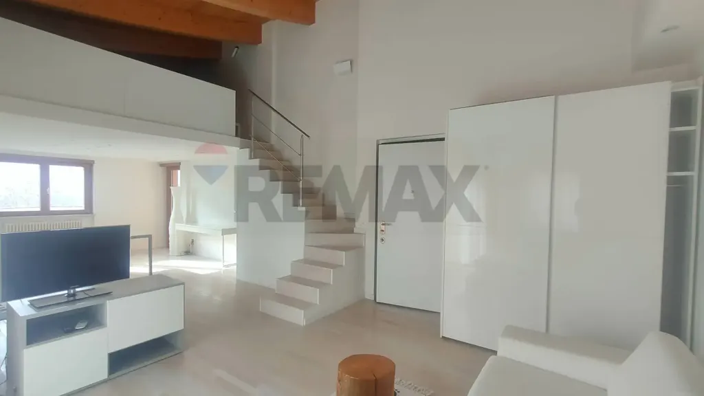 Elutuba - Modern Apartment with Balcony in Scoppito