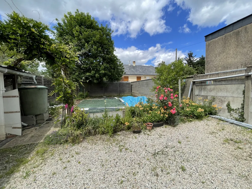 Aed - City House with Garden in Segré