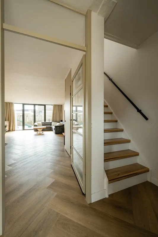 Esik - Modernised Corner House with Garden in Leerdam