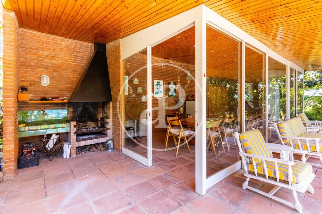 Terrass - Luxury Villa with Pool in Matadepera