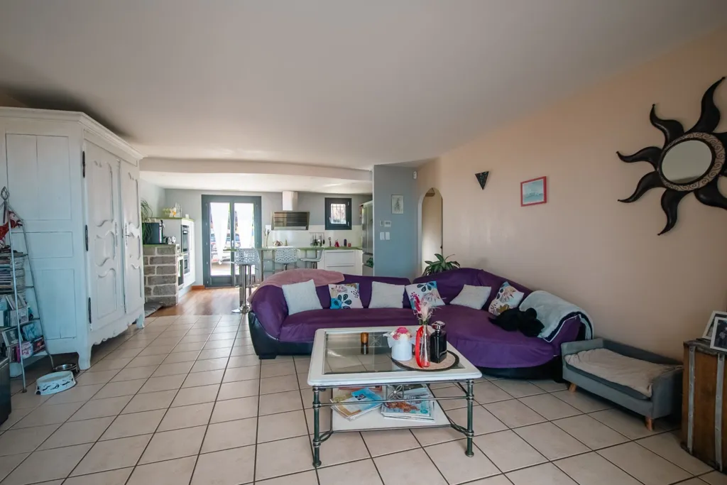 Elutuba - House with Pool and Panoramic View in Le Crest