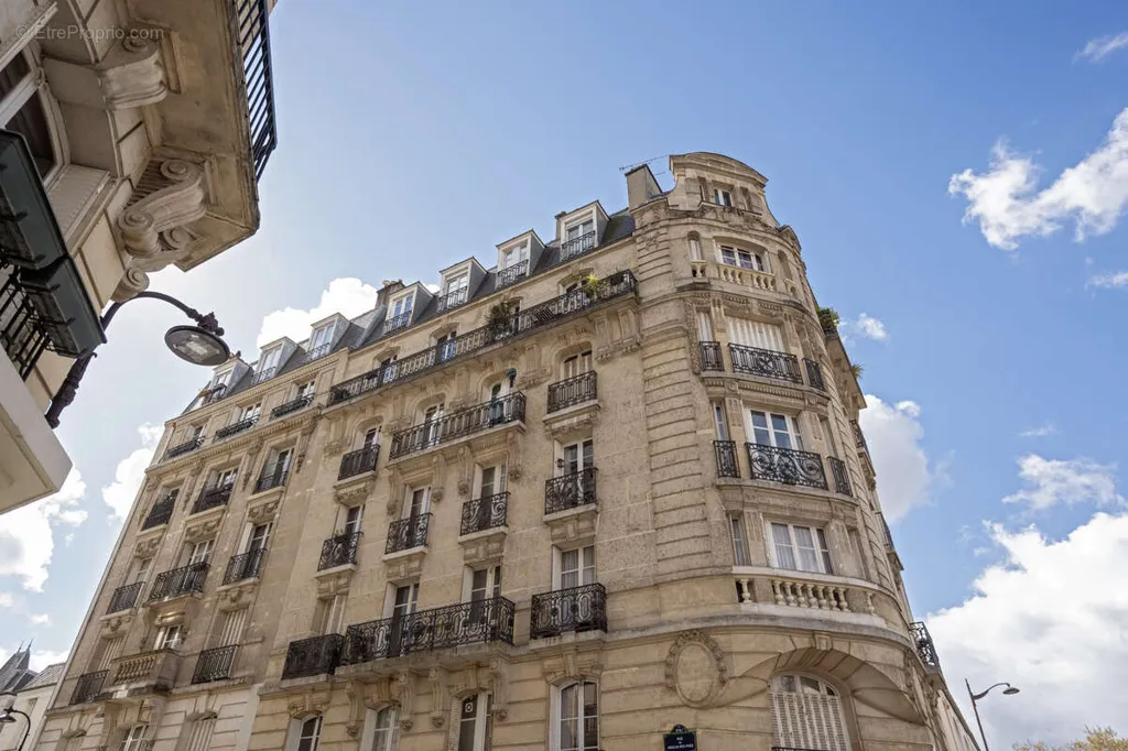 Välivaade - Haussmannian Studio with Balcony in Paris 13