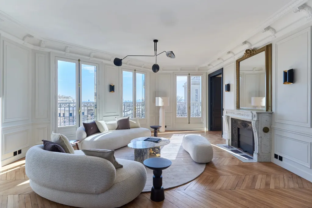 Séjour - Appartement Rénové avec Vue sur la Tour Eiffel à Paris 16e