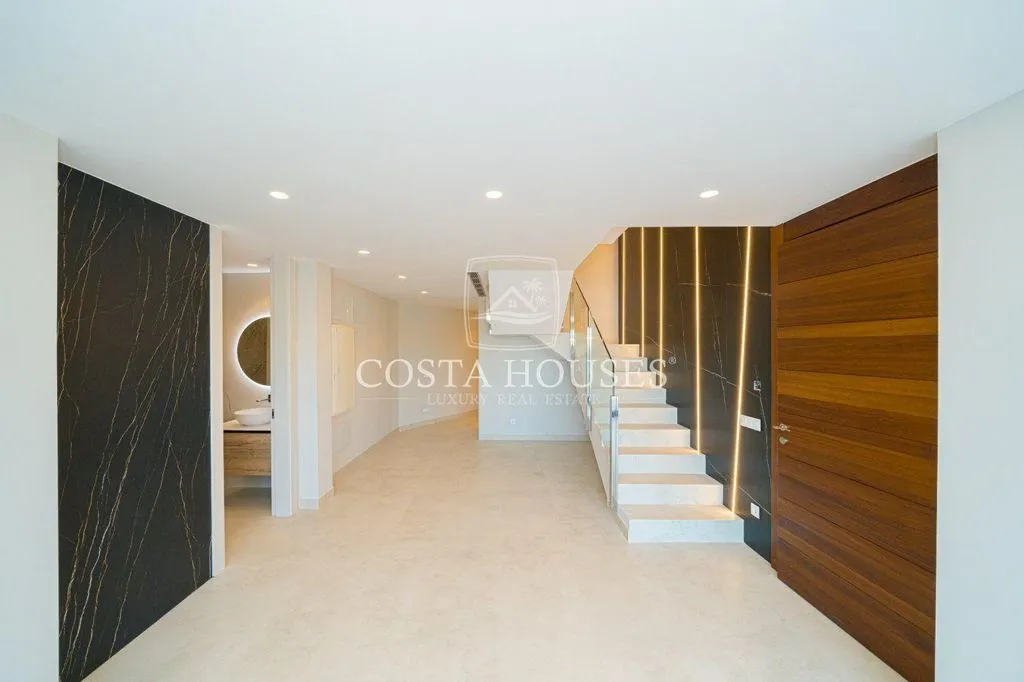 Hallway - Luxury Penthouse with Sea View in Benidorm