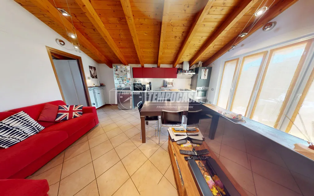 Elutuba - Mansarded Duplex with Terrace in Rovellasca