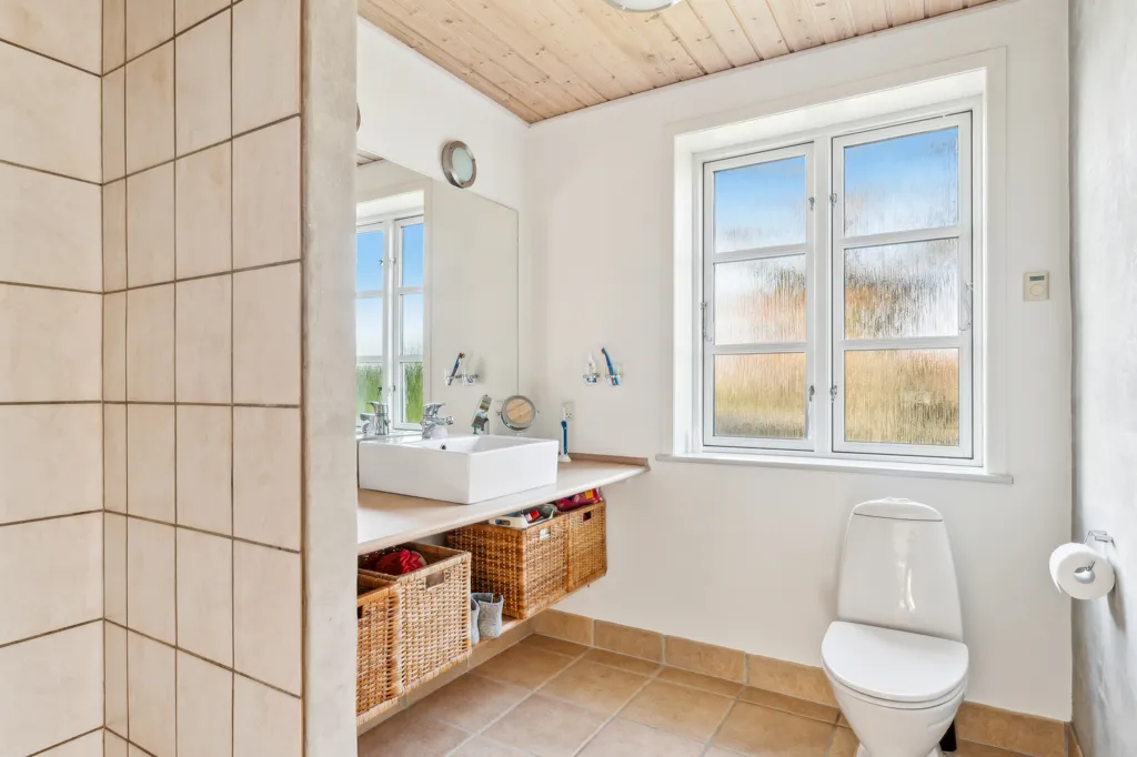 Salles de bain - Villa with Garden in Mellerup, Randers
