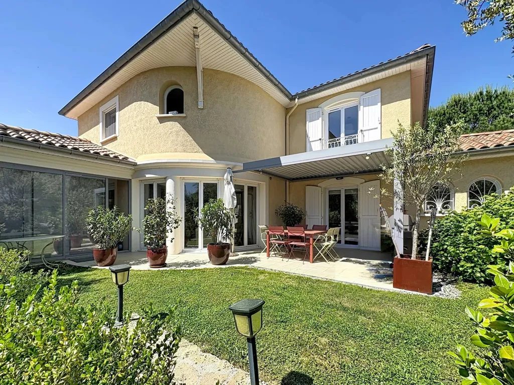 Exterior - Villa with Pool in Vienne Heights