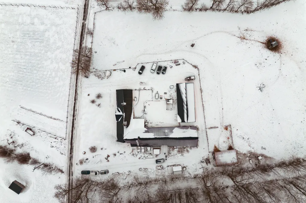 Vista aerea - Largely Undeveloped Farm with Stables in Stor