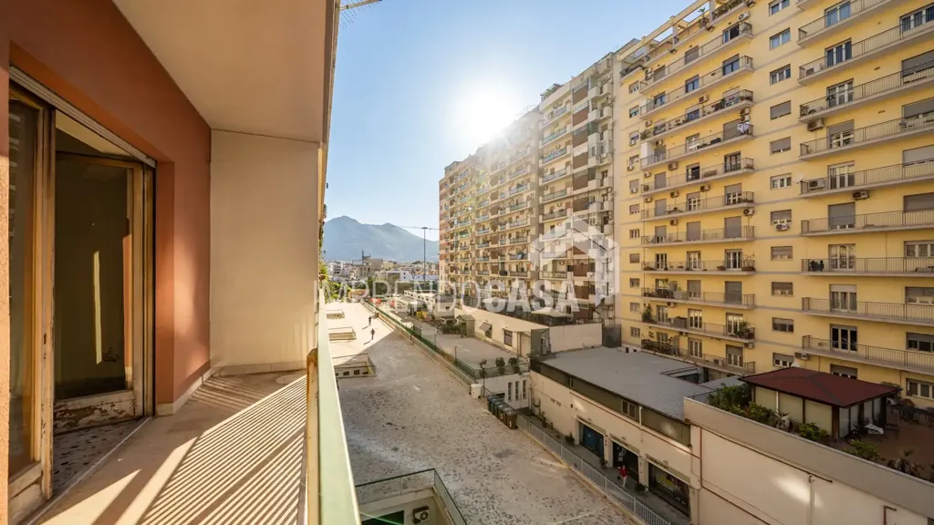Balcon - Apartment with Balcony in Palermo