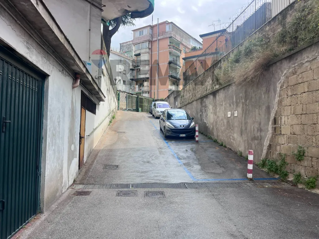 Extérieur - Commercial Space with Reception in Soccavo, Naples