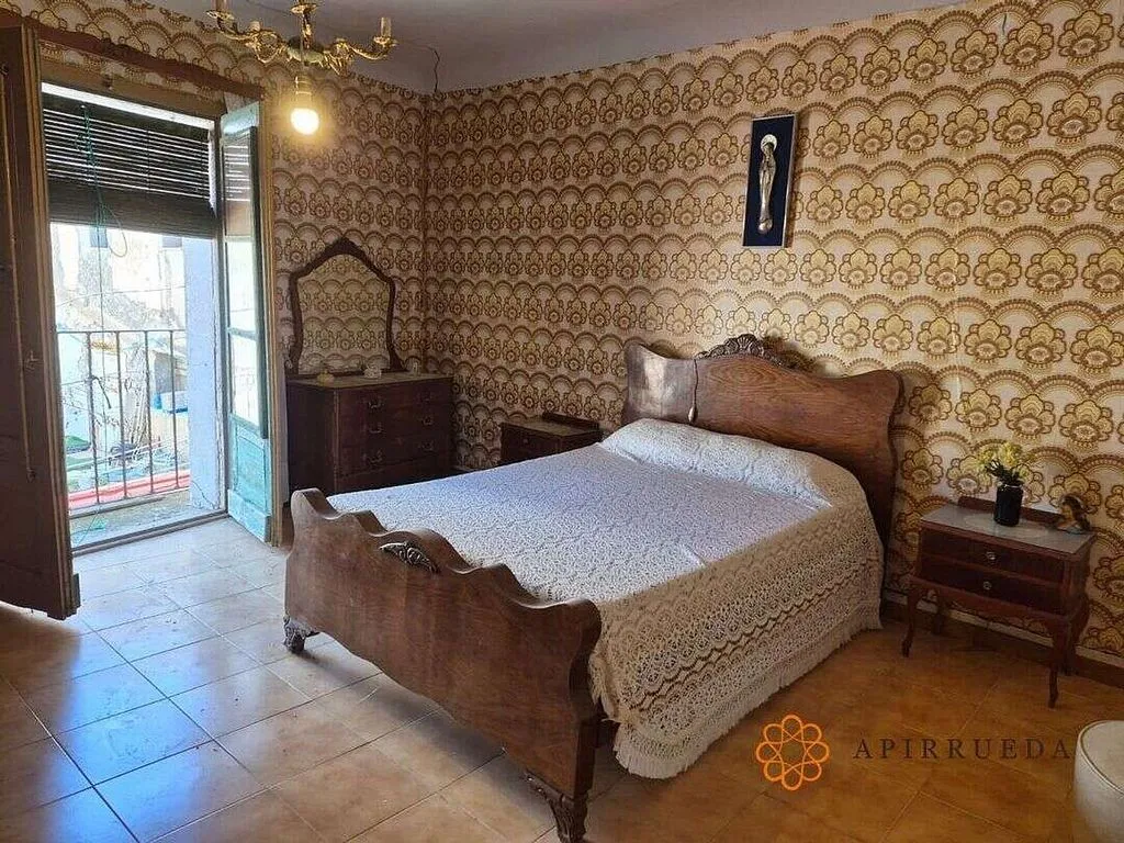 Chambres - Traditional Chalet with Balcón in Alborge