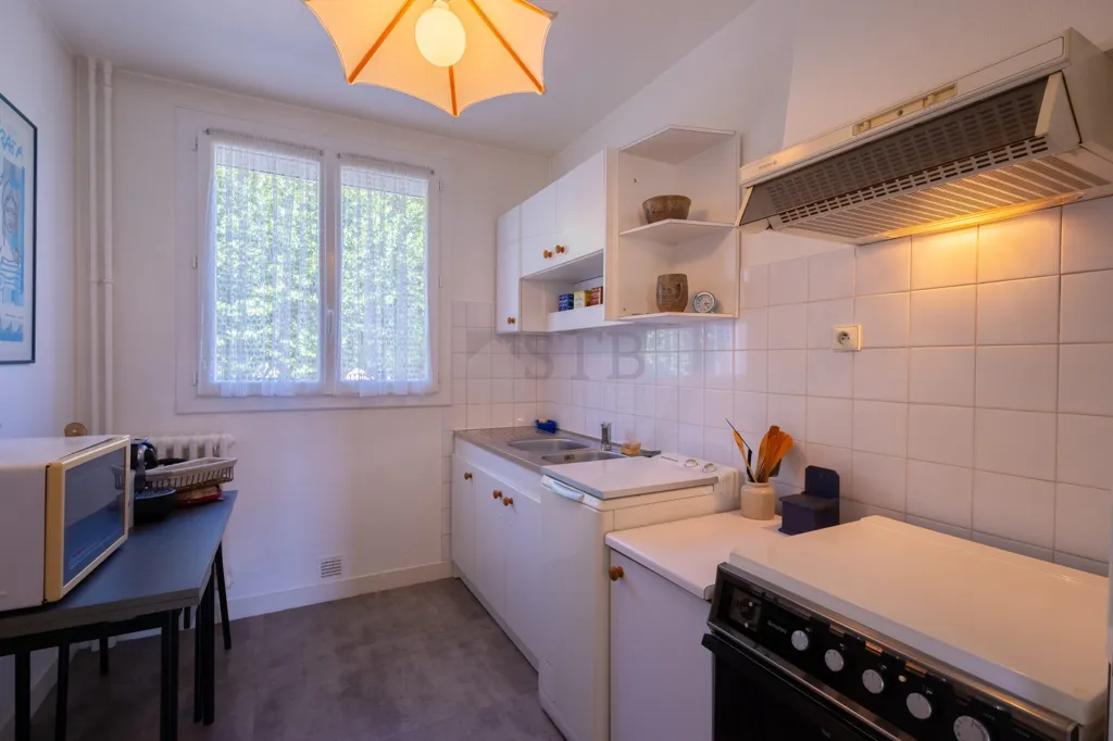 Cucina - Bright Apartment with Balcony in Privas