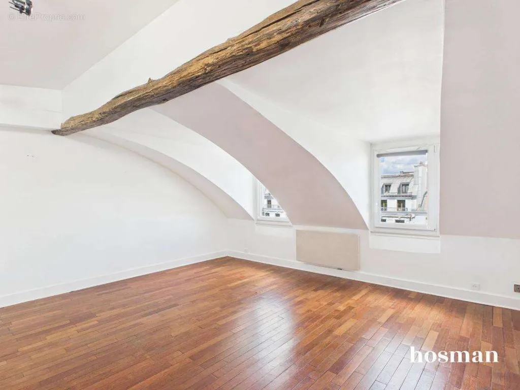 Toad - 2-Bedroom Parisian Flat with Rooftop View