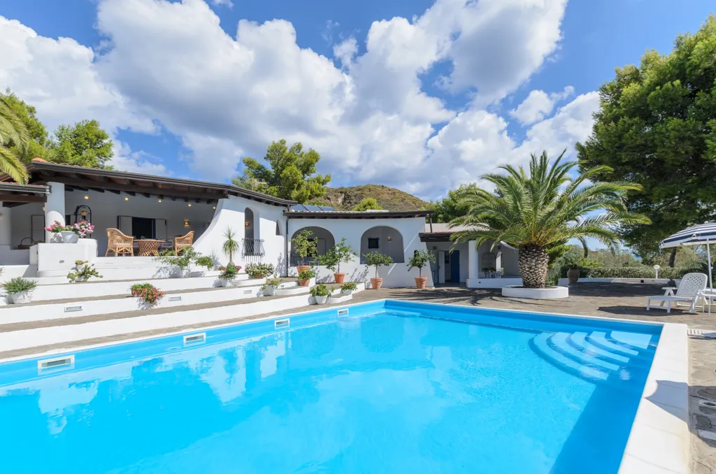 Piscine - Exclusive Villa with Sea View in Vulcano