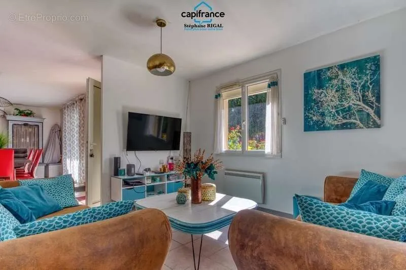 Séjour - Maison avec Piscine et Jardin à Saint-Sylvestre-sur-Lot