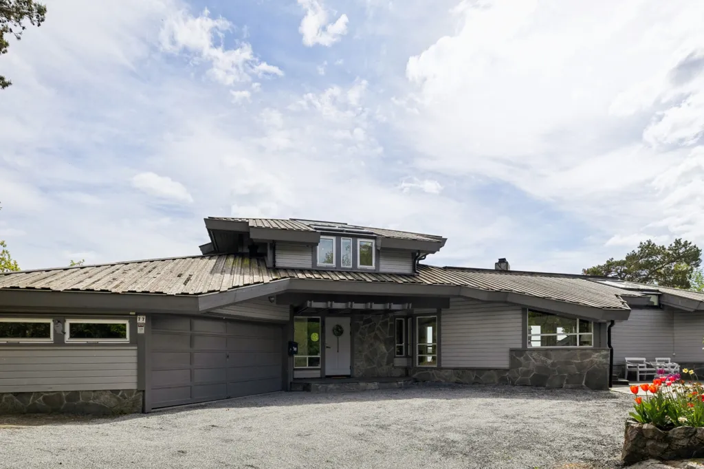 Extérieur - Architectural Detached House with Private Pier in Groos