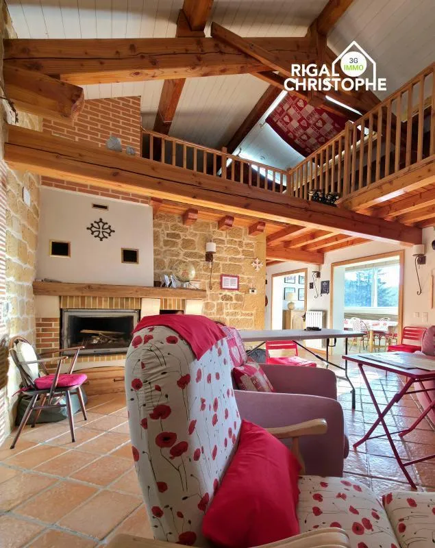 Elutuba - Traditional House with Modern Extension in Countryside
