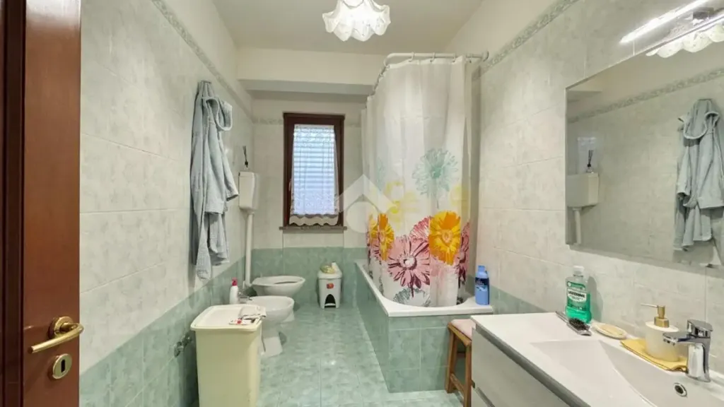 Salles de bain - 3-Bed Apartment with Balcony in Orta Di Atella