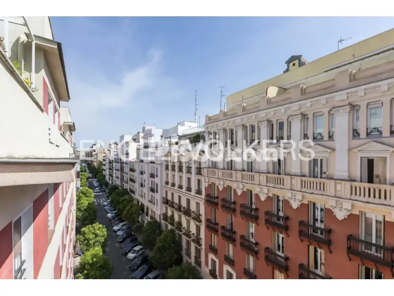 Balcon - Apartment with Balcony in Chamberí