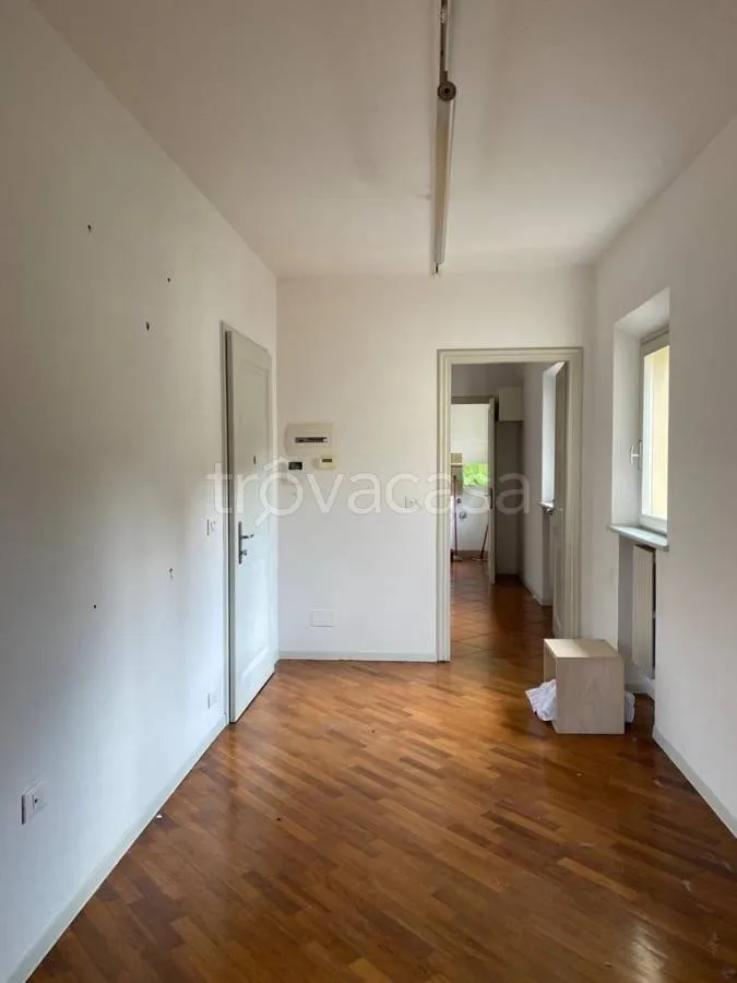 Pièces - Rustic-Style Flat with Caminetto in Modena