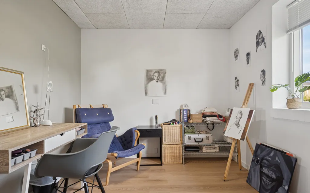 Bureau - Eco-Friendly Villa with Solar Panels in Kollund