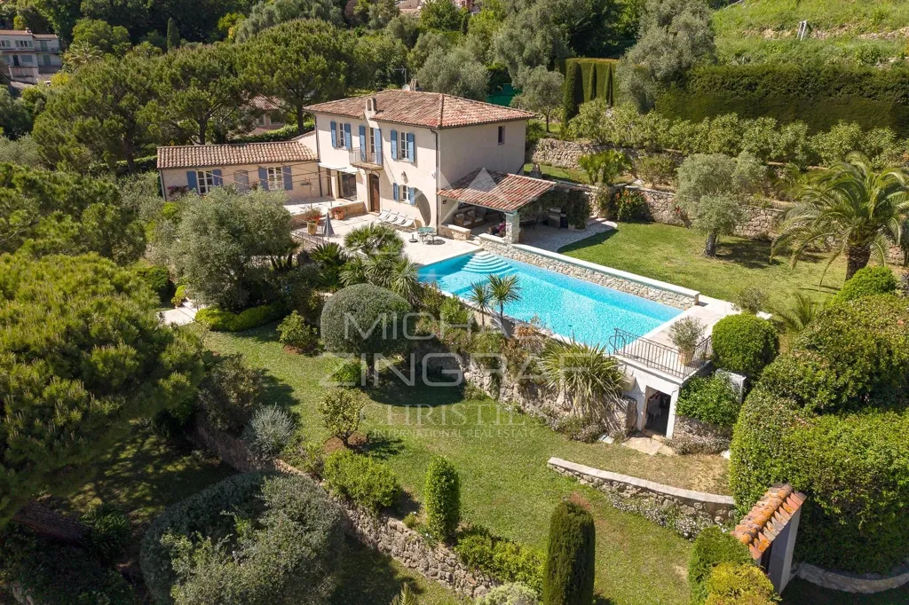 Vue aérienne - Villa avec Piscine Chauffée à Vence