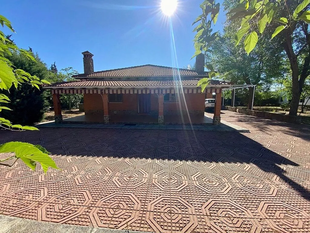 Terrass - Chalet with Pool in Miguelturra