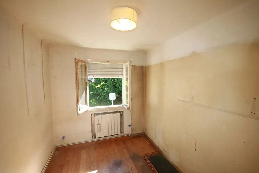 Pièces - Flat for Renovation with Terrace in Aravaca