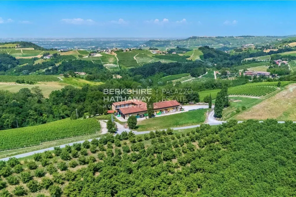 Õhuvaade - Casale with Pool in Monforte d'Alba