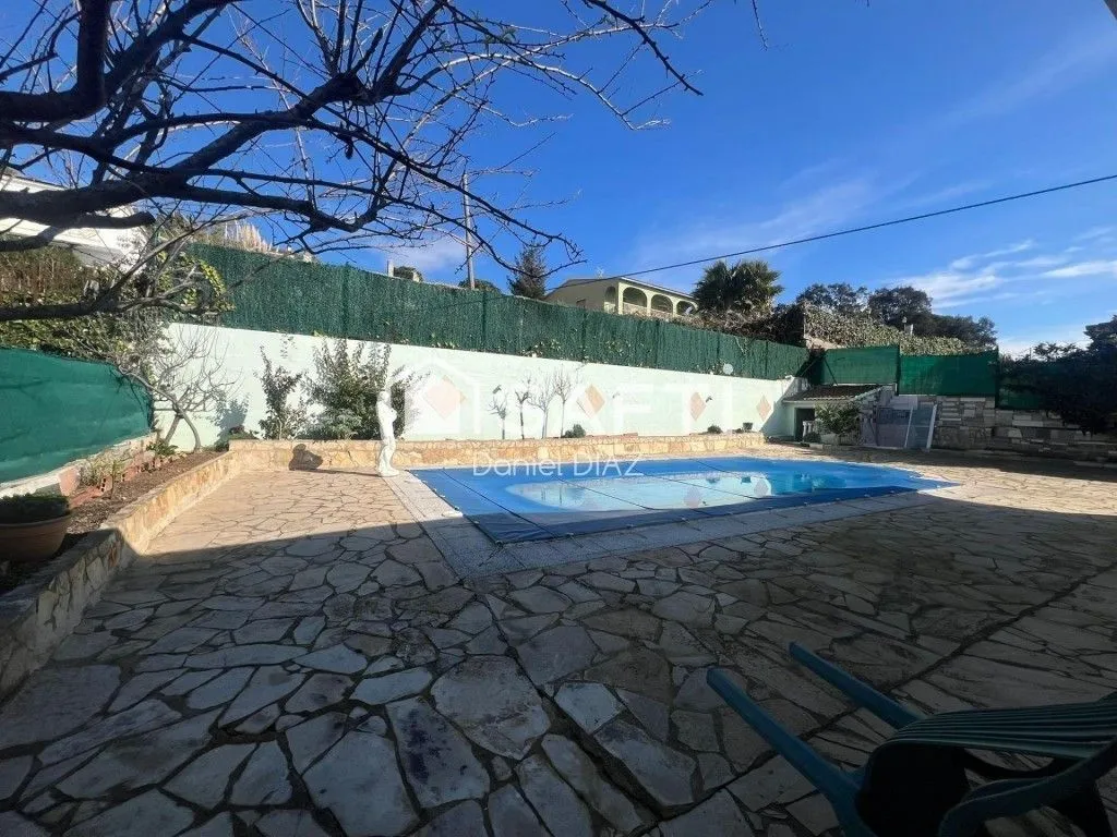 Piscine - Luxury Villa with Mountain Views in Lloret de Mar