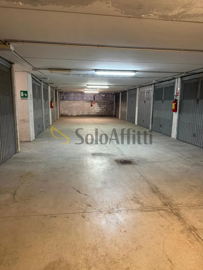 Garaaž - Studio Apartment with Balcony in Modena