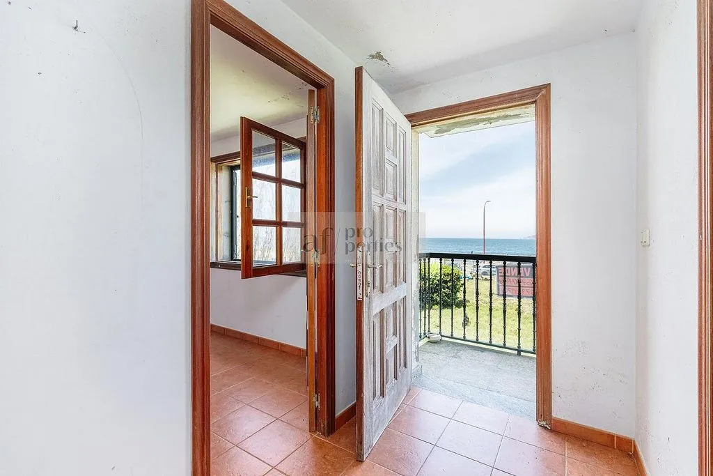 Entrée - Chalet to Renovate in Baiona