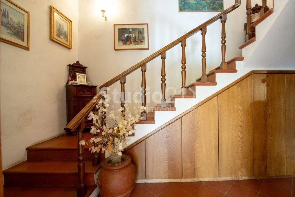 Stanze - Villa bifamiliare con piscina a Figline e Incisa Valdarno