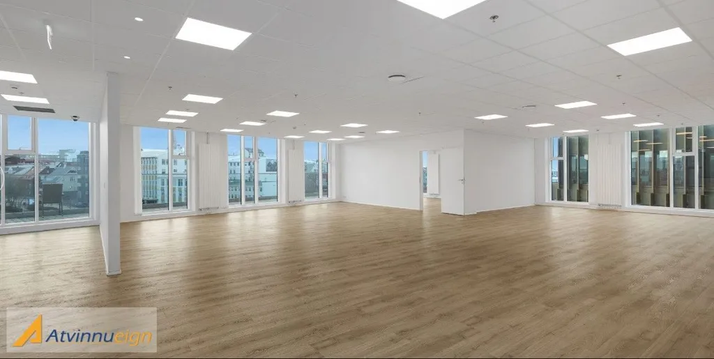 Pièces - Modern Office Space with South View in Reykjavik