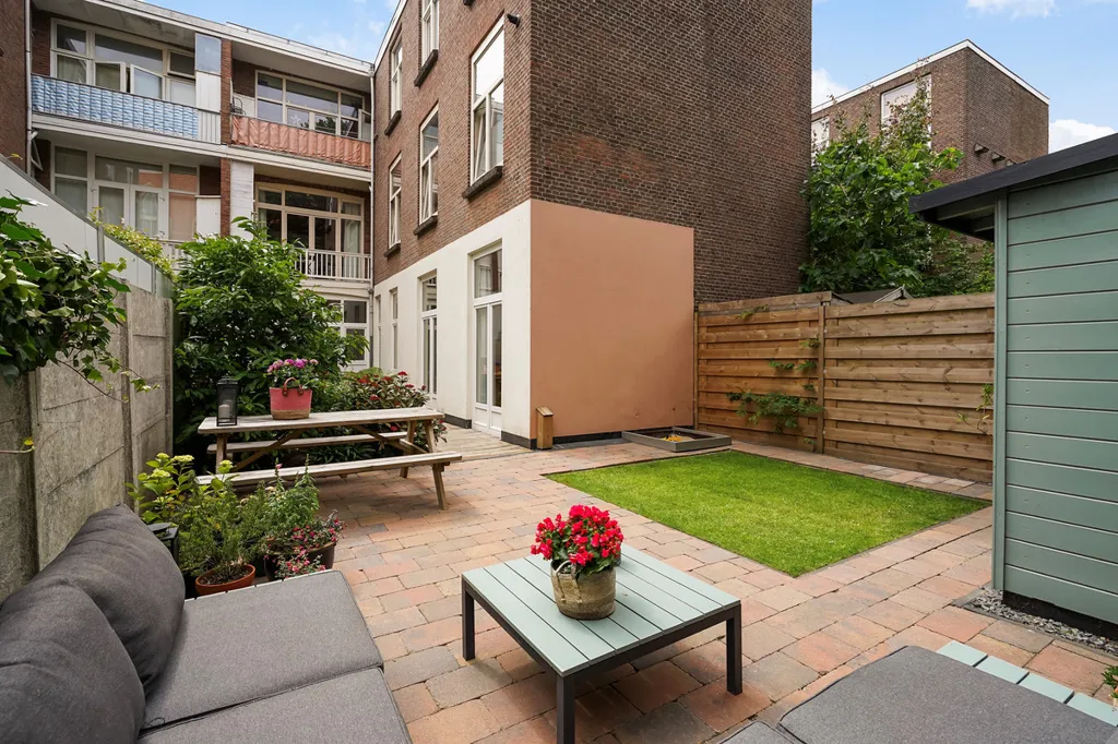 Jardin - Ground Floor Flat with Deep Garden in 's-Gravenhage