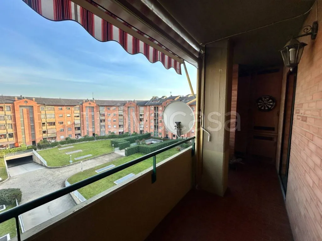 Balcon - Bright Apartment with Balcony in Borgaro Torinese