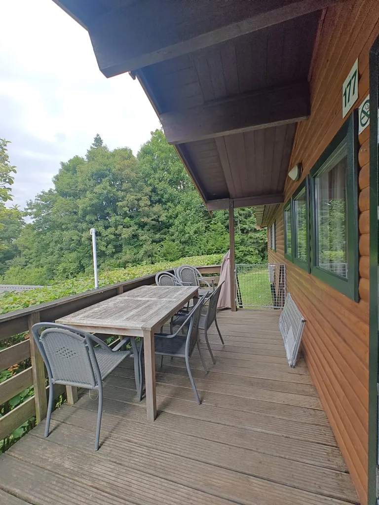 Terrasse - Chalet avec Vue dans le Parc Vallee les Etoiles à Hastière