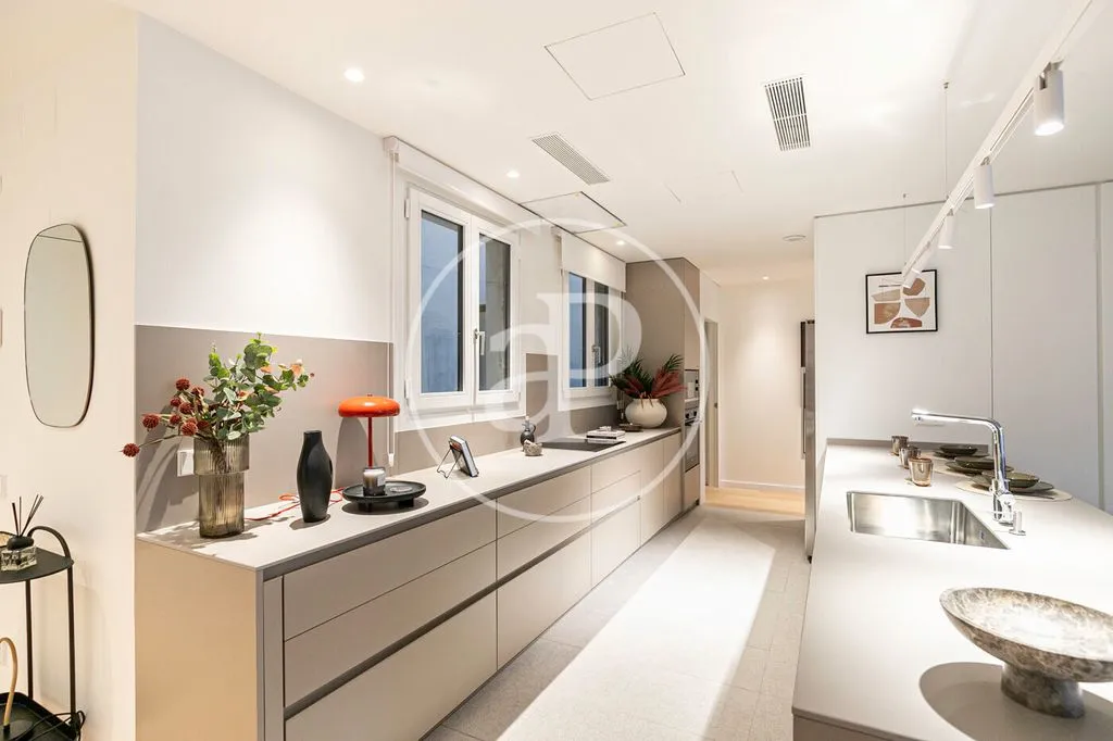 Cucina - Luxury 2-Bedroom Apartment in Eixample, Barcelona