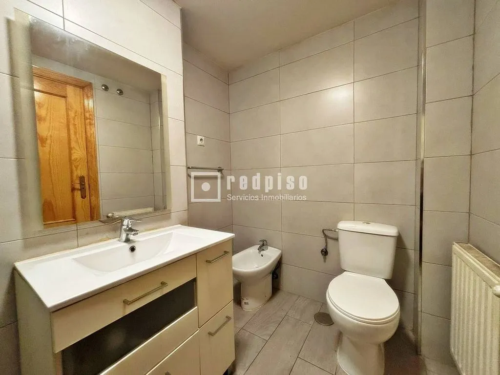 Vannitoad - Semi-detached House with Garage in Alovera