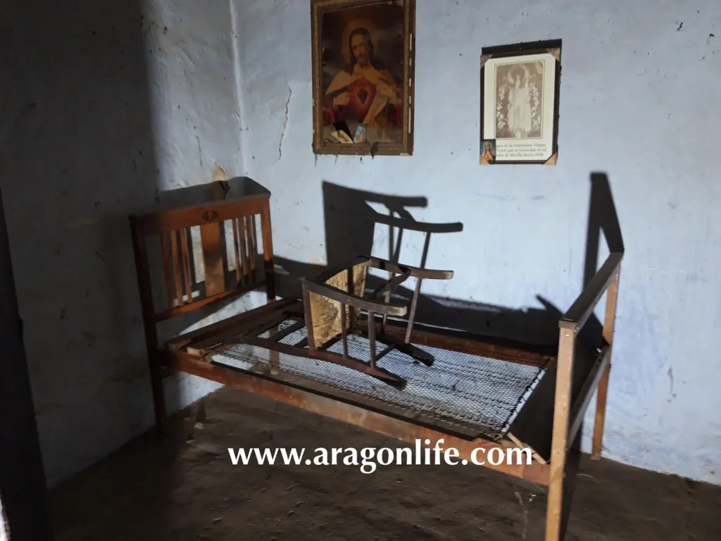 Magamistoad - Historic House in Maella with River View