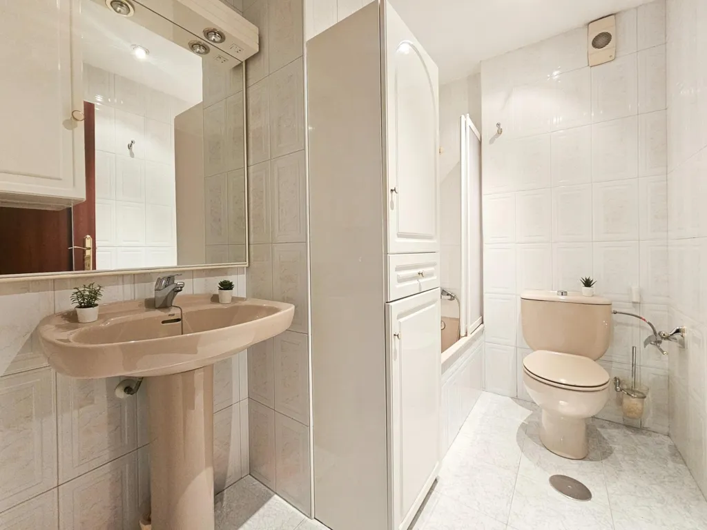 Salles de bain - VPO Flat with Pool in Bulevar, Jaén