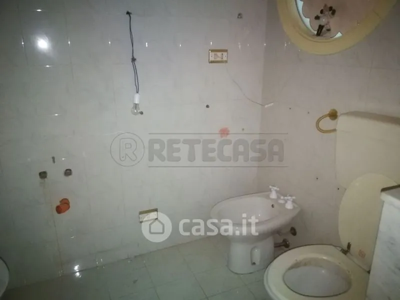 Salles de bain - Bifamiliar Villa with Balcony in Caltanissetta